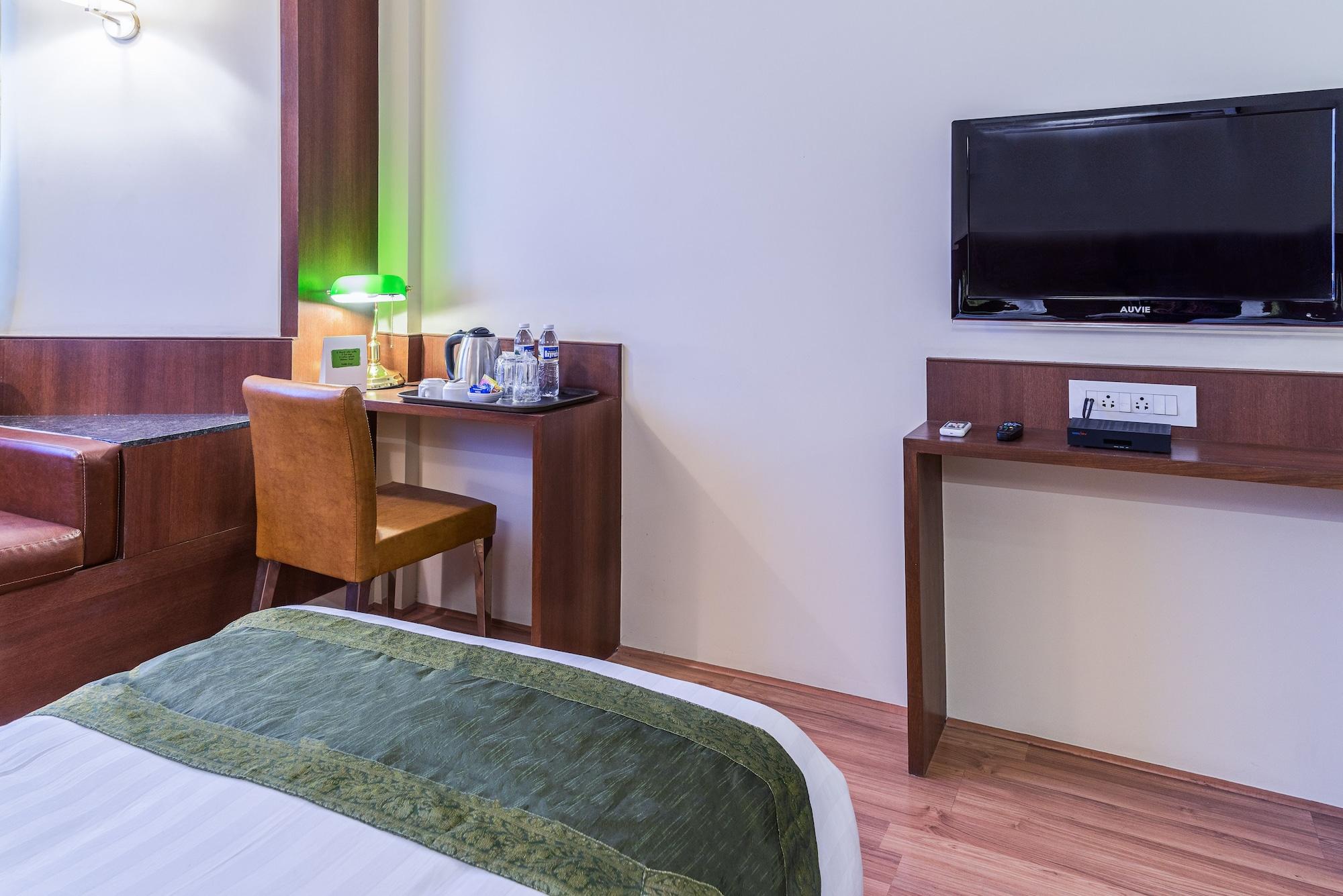 Treebo Premium Grand Emerald Pimpri-Chinchwad Екстер'єр фото