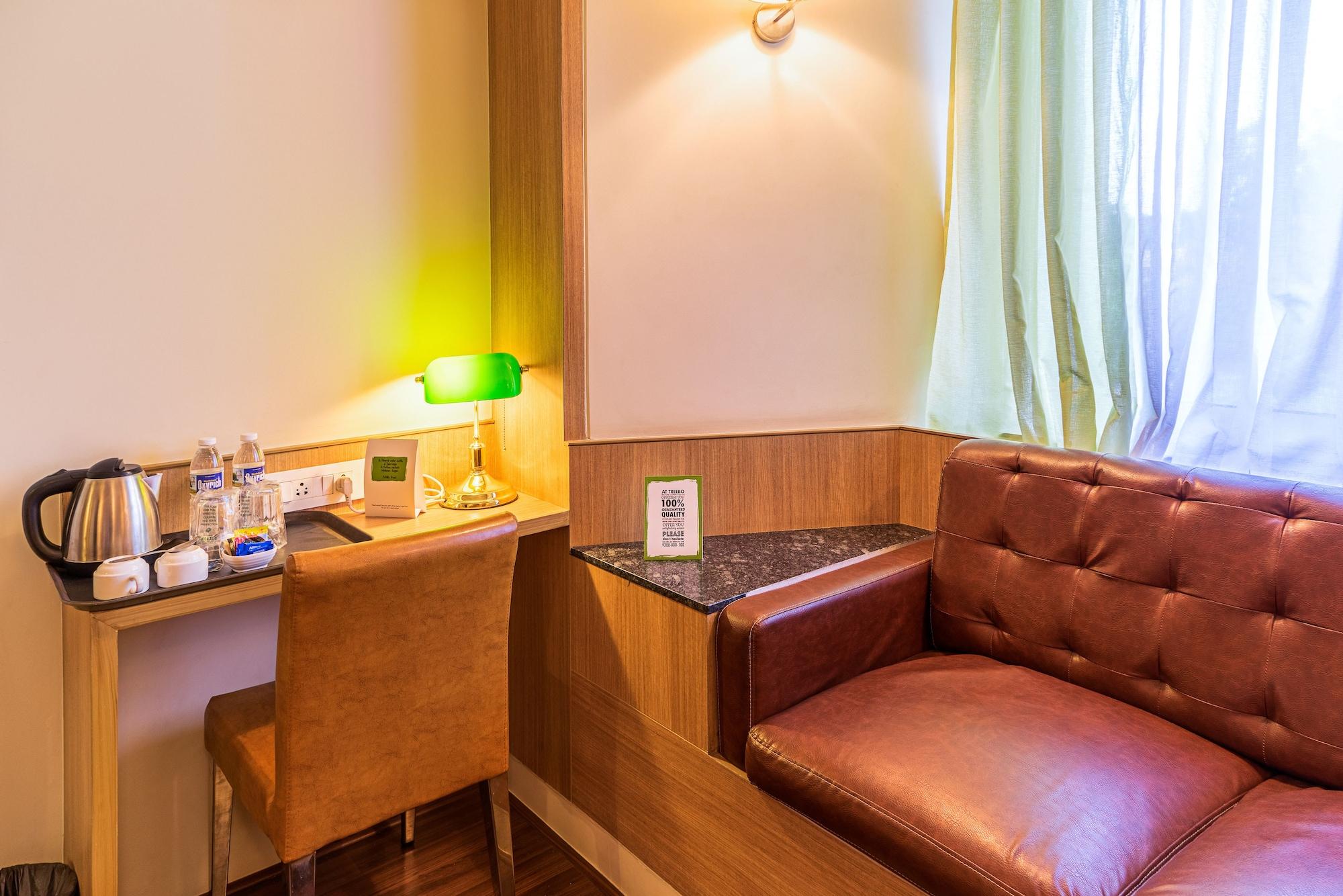 Treebo Premium Grand Emerald Pimpri-Chinchwad Екстер'єр фото
