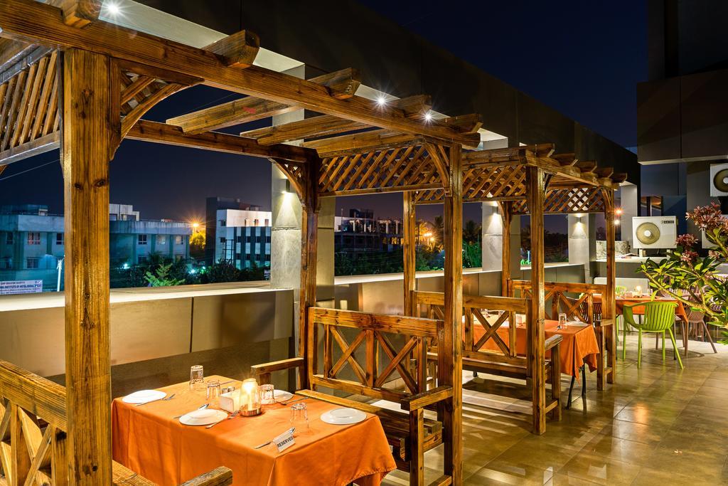 Treebo Premium Grand Emerald Pimpri-Chinchwad Екстер'єр фото