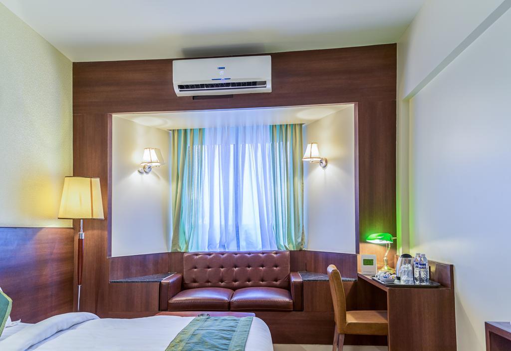 Treebo Premium Grand Emerald Pimpri-Chinchwad Екстер'єр фото