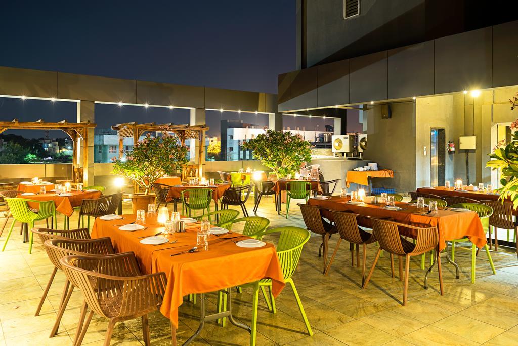 Treebo Premium Grand Emerald Pimpri-Chinchwad Екстер'єр фото