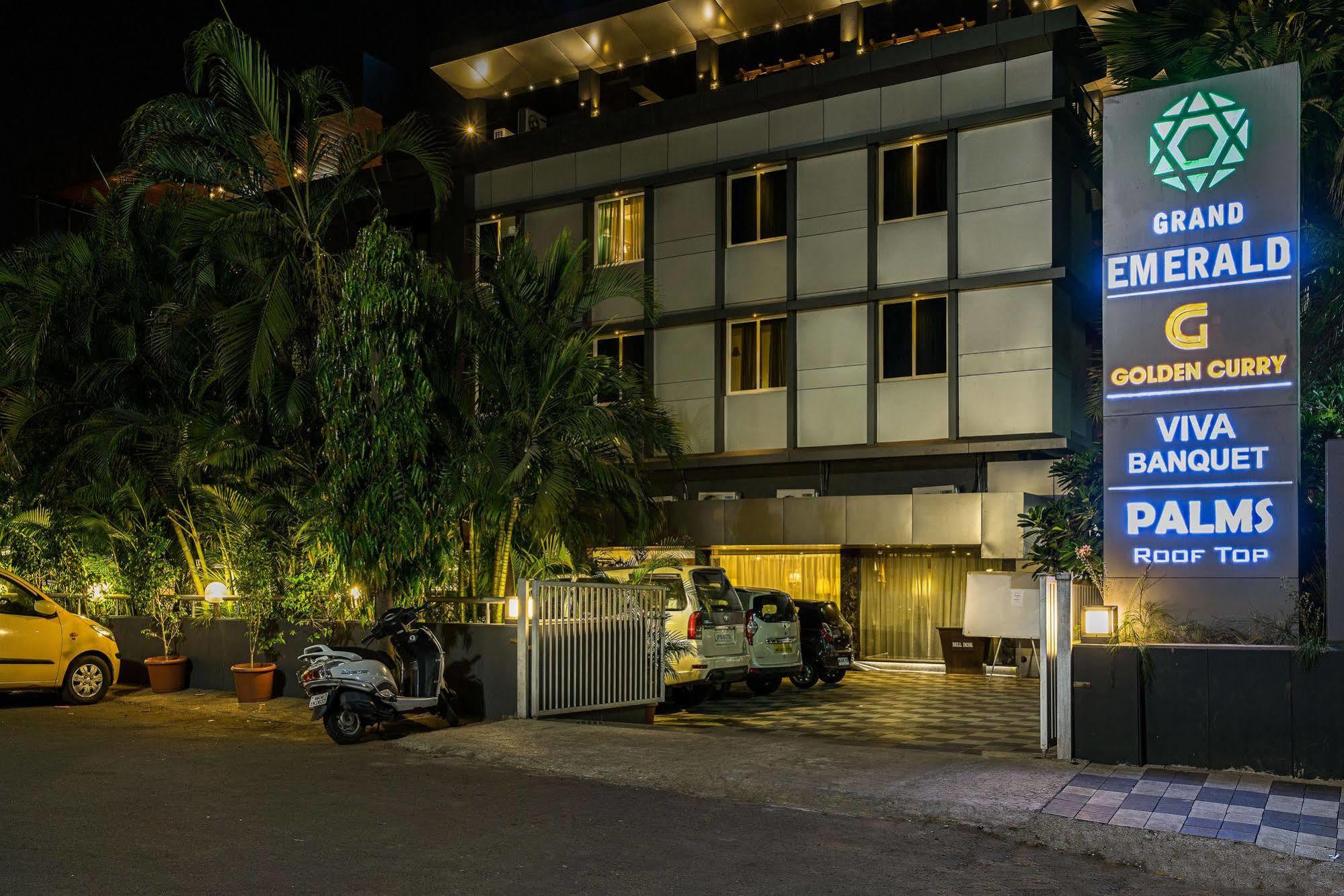 Treebo Premium Grand Emerald Pimpri-Chinchwad Екстер'єр фото