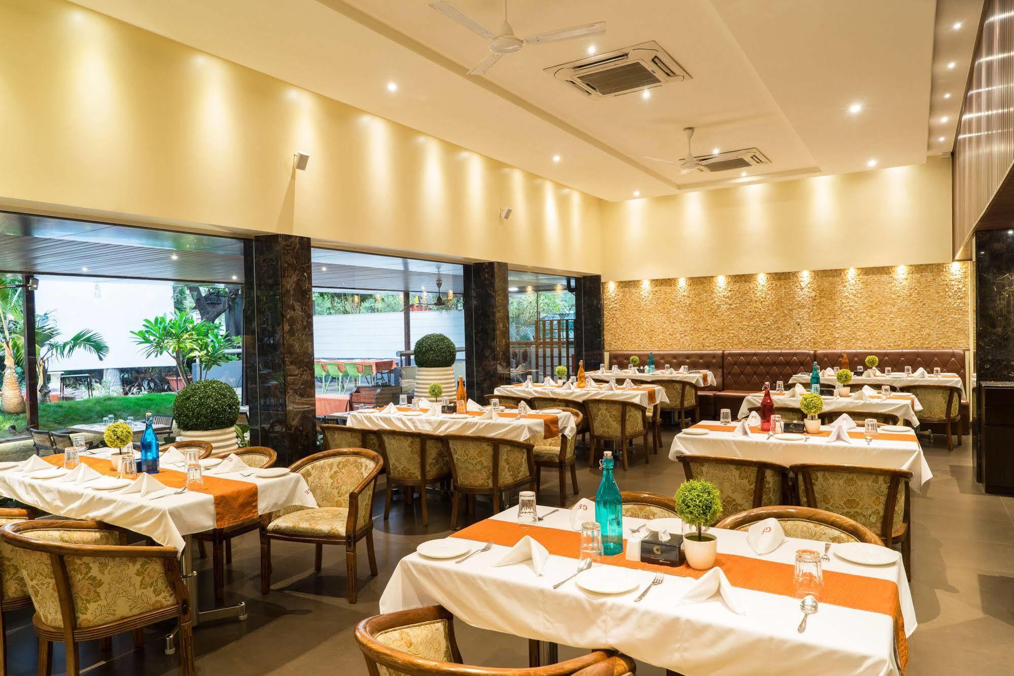 Treebo Premium Grand Emerald Pimpri-Chinchwad Екстер'єр фото
