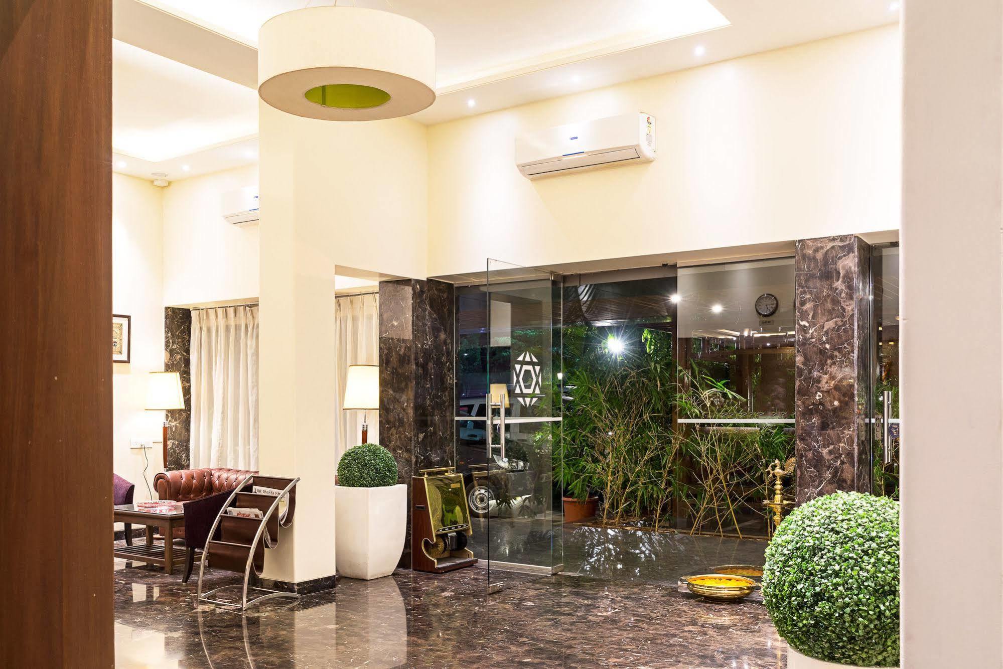 Treebo Premium Grand Emerald Pimpri-Chinchwad Екстер'єр фото