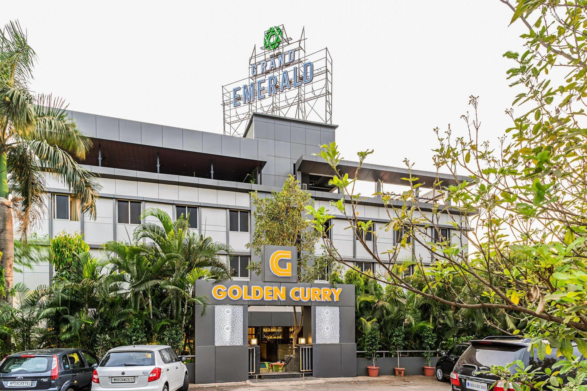 Treebo Premium Grand Emerald Pimpri-Chinchwad Екстер'єр фото